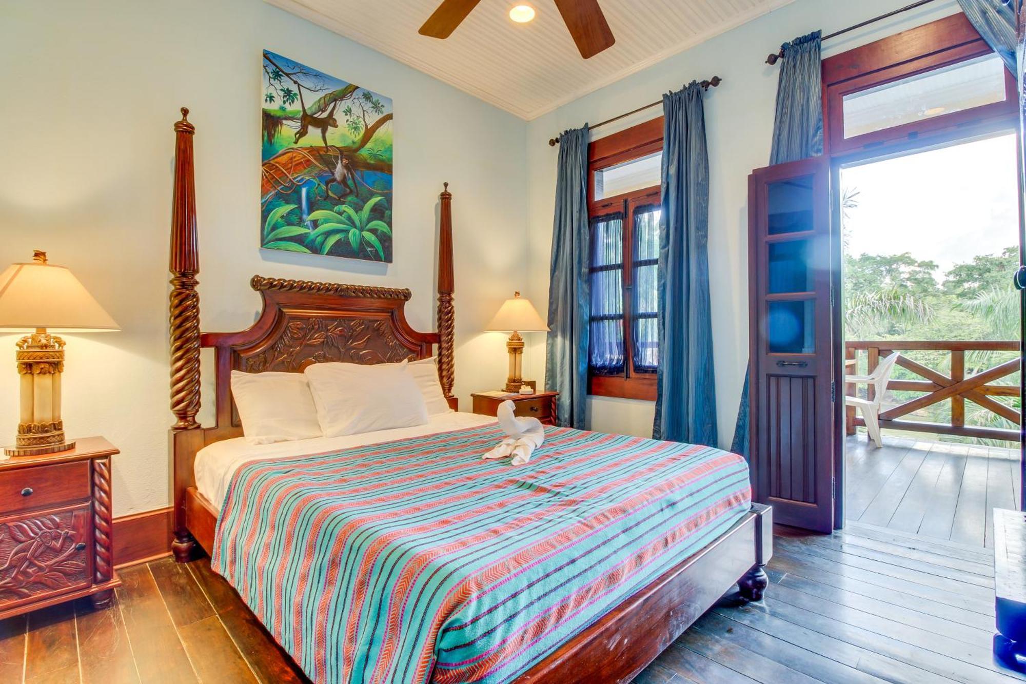 Mahogany Hall ซานอิกนาซิโอ ภายนอก รูปภาพ