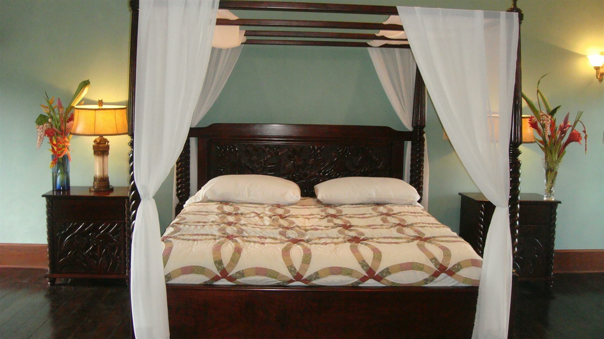 Mahogany Hall ซานอิกนาซิโอ ภายนอก รูปภาพ
